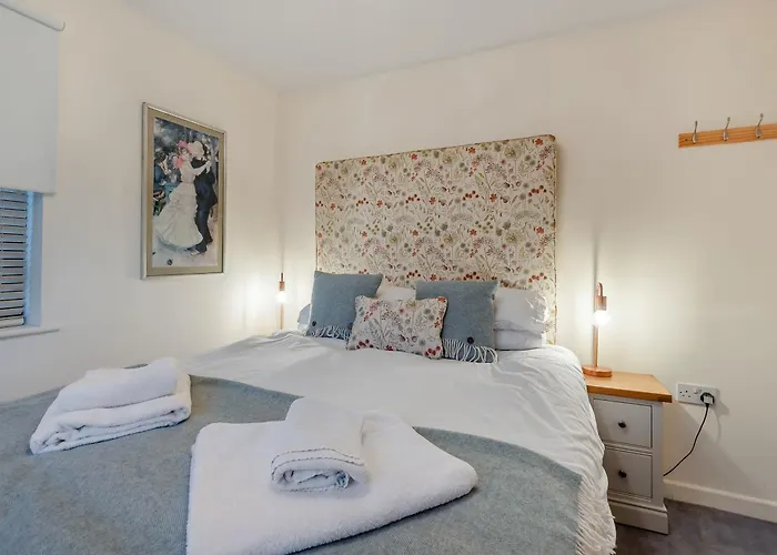 Chaucer Lodge Apt 1